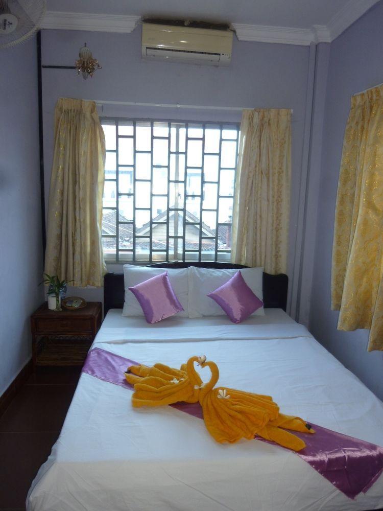 Angkor Reas Guesthouse Siem Reap Bagian luar foto