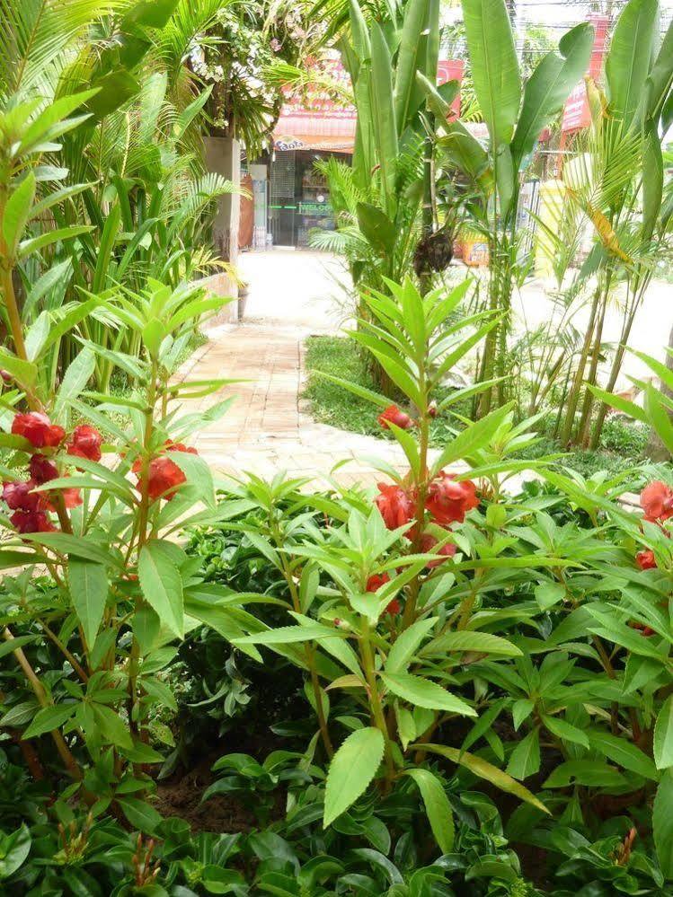 Angkor Reas Guesthouse Siem Reap Bagian luar foto